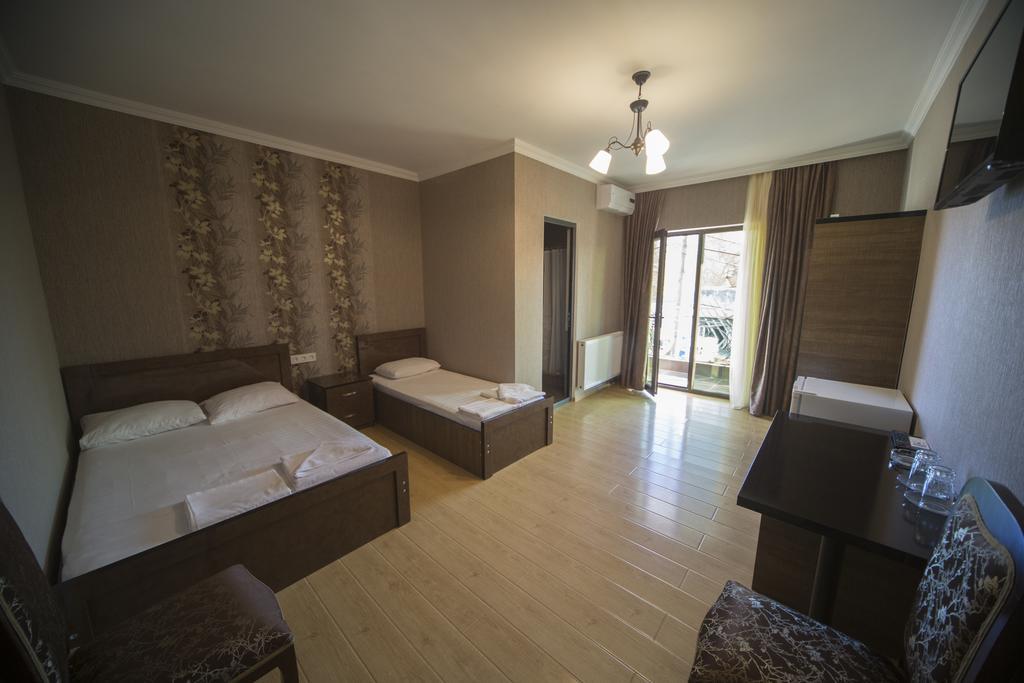 Hotel Nikala Tskaltubo Ngoại thất bức ảnh