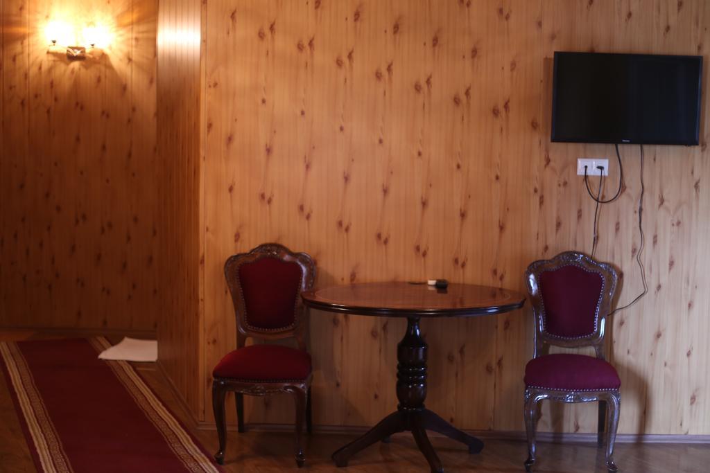 Hotel Nikala Tskaltubo Ngoại thất bức ảnh